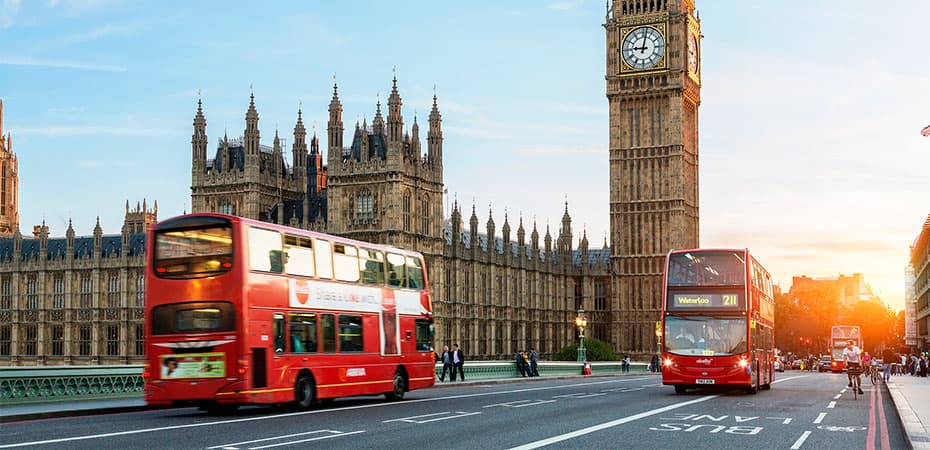 230301-decarbonising-transport-page-image