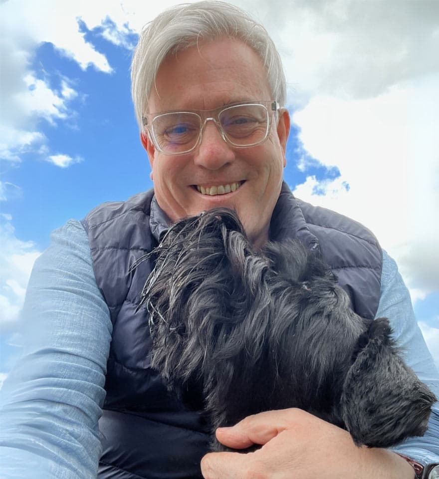 jonathan-chamberlain-profile-880x960