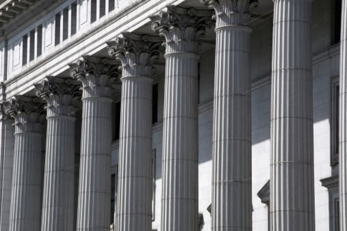 benoit-duschense-federal-court-building-image-eng