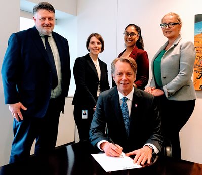 owling WLG CEO Peter Lukasiewicz commits to the Equal by 30 campaign alongside energy partner Thomas Timmins, associate Liane Langstaff, articling student Aliana Dhanani and associate Magdalena Hanebach.