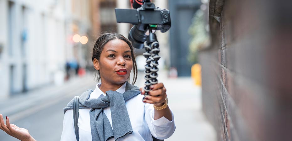 7 Best Vlogging Cameras and Gear 2021 - Reviews by Wirecutter