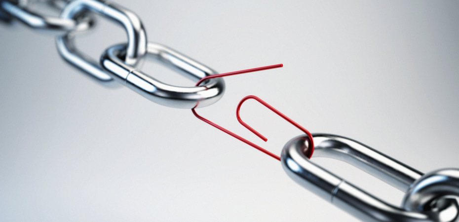 Chain links and weak link image